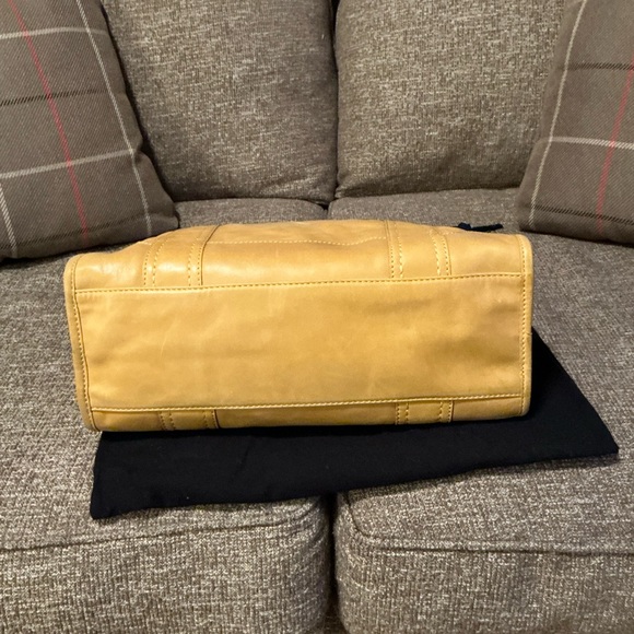 Weekend sale 🎉🥳👏🎊🎈Frye Yellow Leather Women's Bag Melissa satchel - Picture 7 of 9